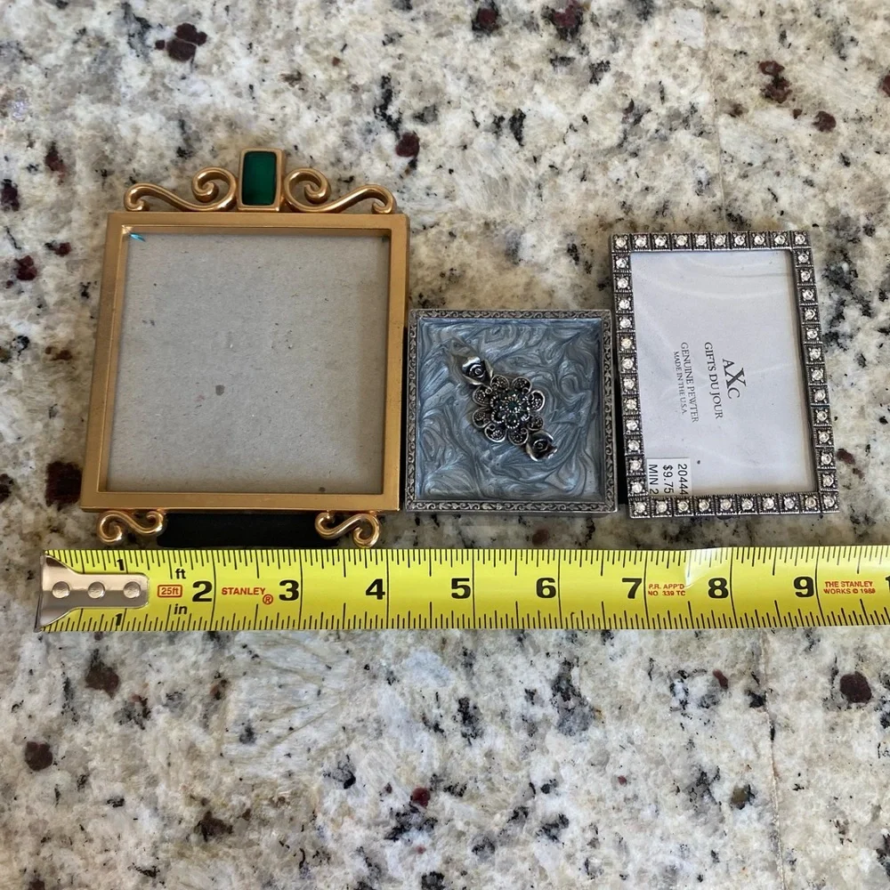 2 FRAMES AND A BOX!